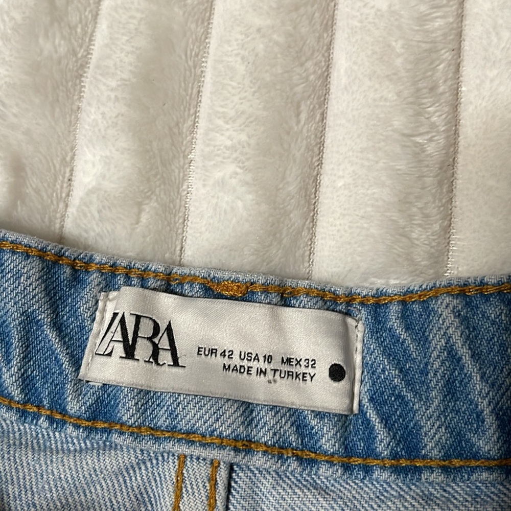 Zara High Waist Short | Size 10 - Picture 5 of 8